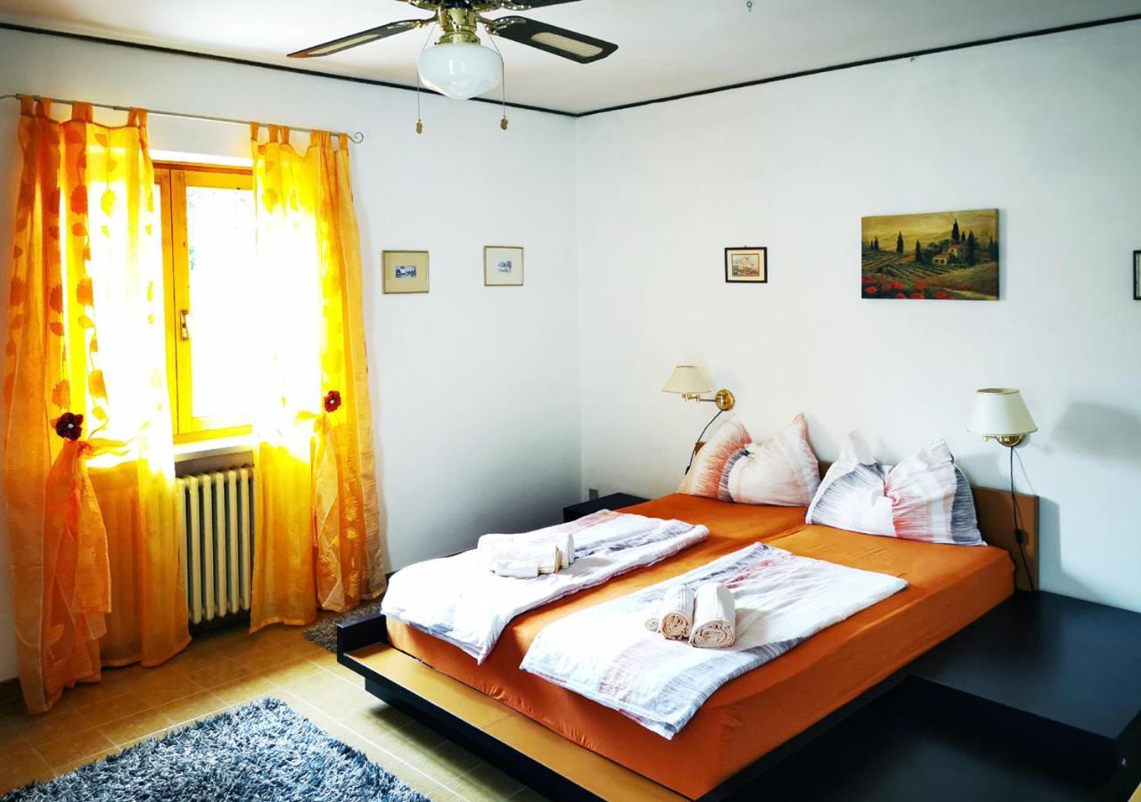 Villa Casa Rustica Con Giardino à Caprino Veronese Extérieur photo